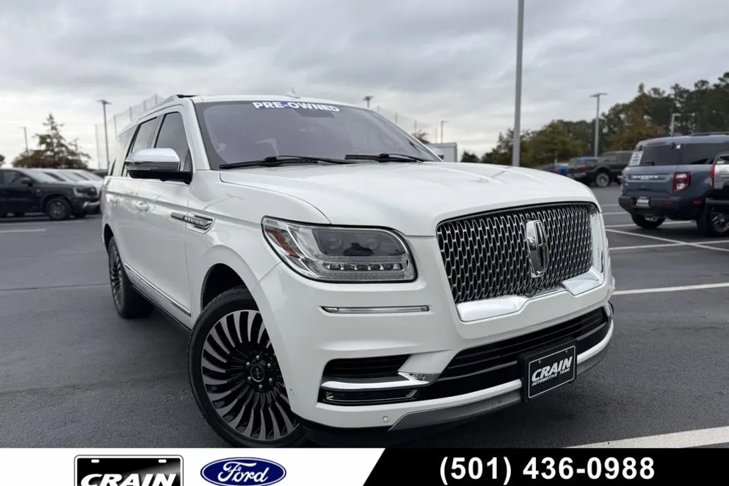 2021 Lincoln Navigator Black Label photo 1
