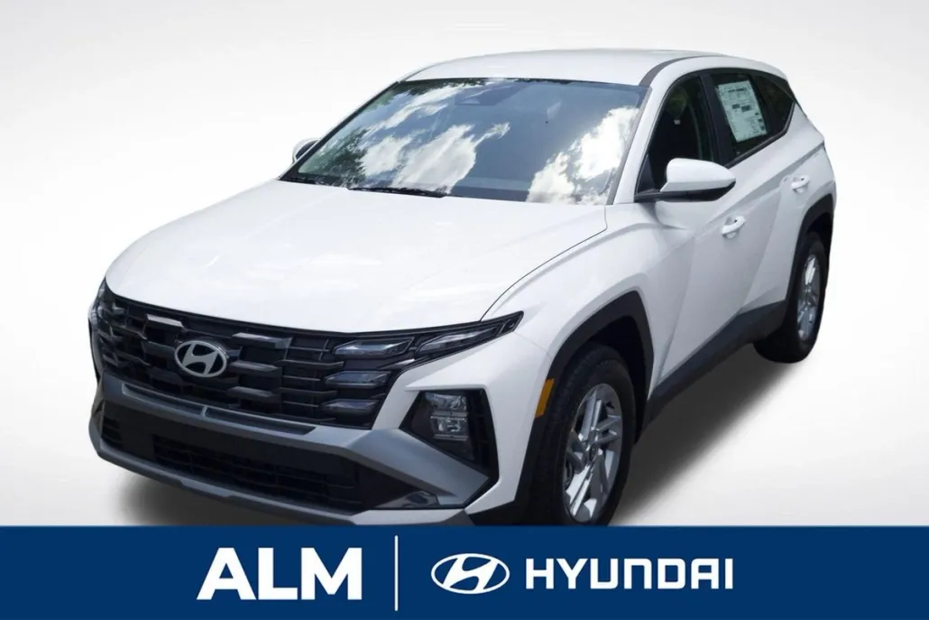 2025 Hyundai Tucson SE photo 1