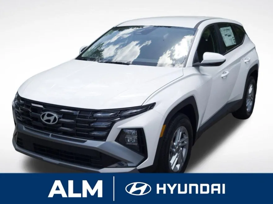 2025 Hyundai Tucson SE photo 1