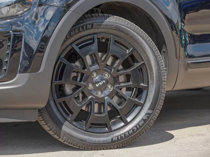 2022 Kia Telluride SX photo 1