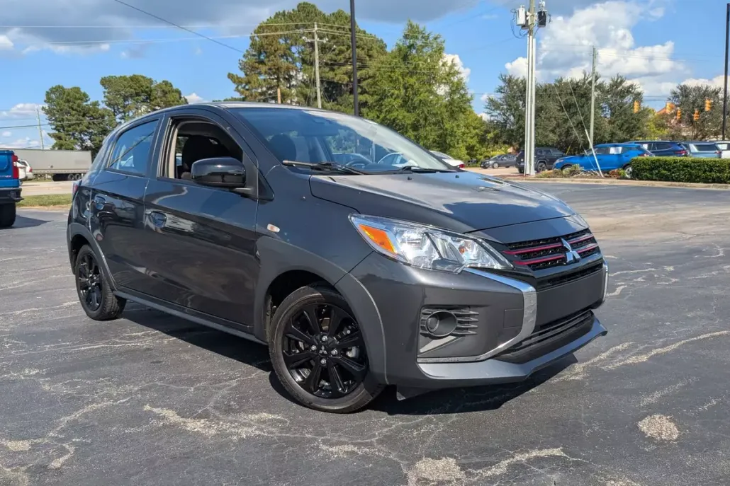 2024 Mitsubishi Mirage Black Edition photo 1