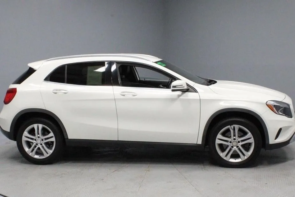 2016 Mercedes Benz GLA 250 photo 1