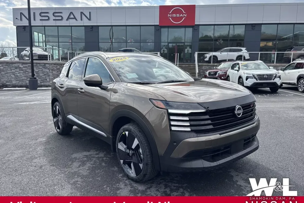 2025 Nissan Kicks SR photo 1