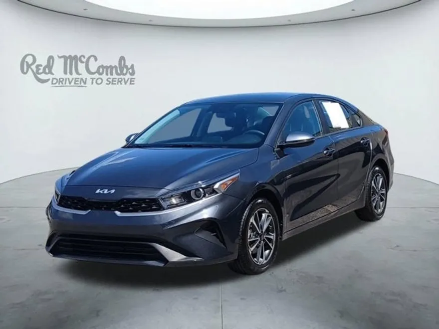 2024 Kia Forte LXS photo 1