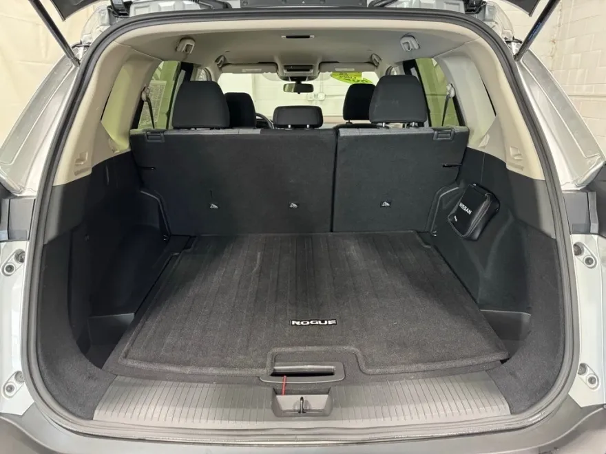 2023 Nissan Rogue SV AWD photo 14
