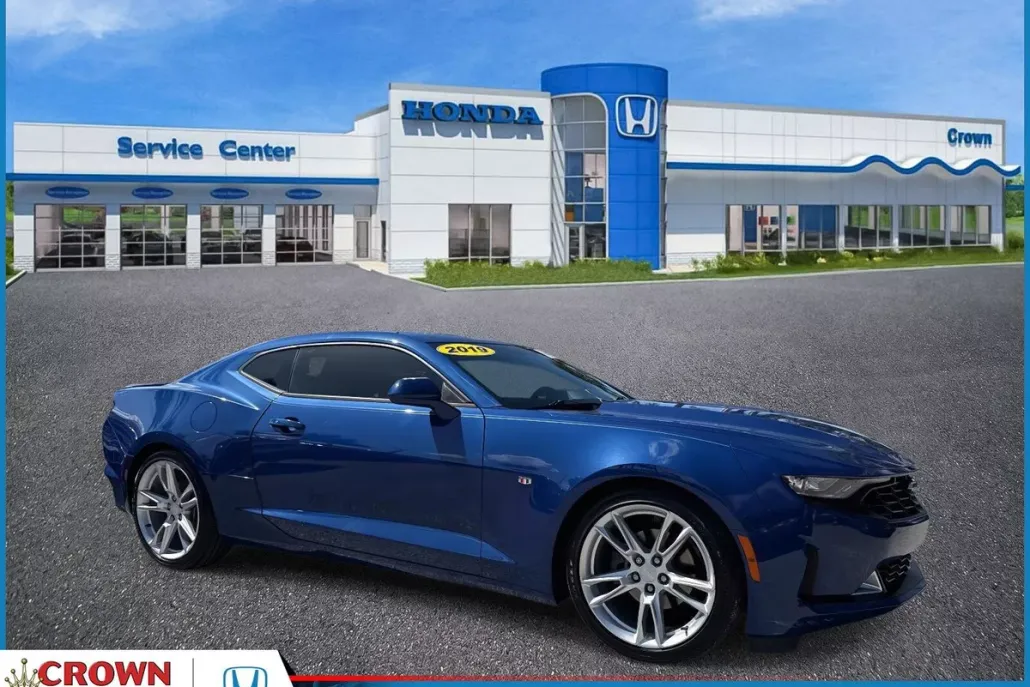 2019 Chevrolet Camaro 1LT photo 1