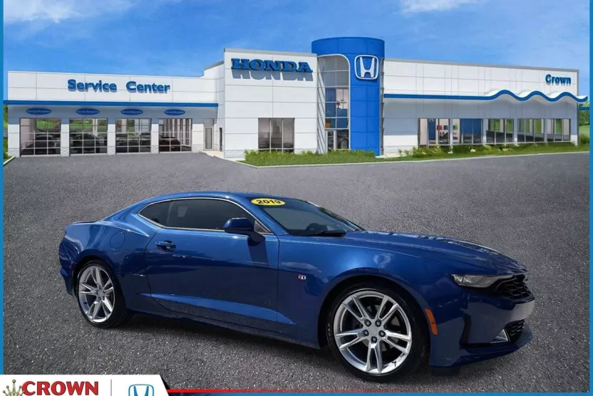 2019 Chevrolet Camaro 1LT photo 1
