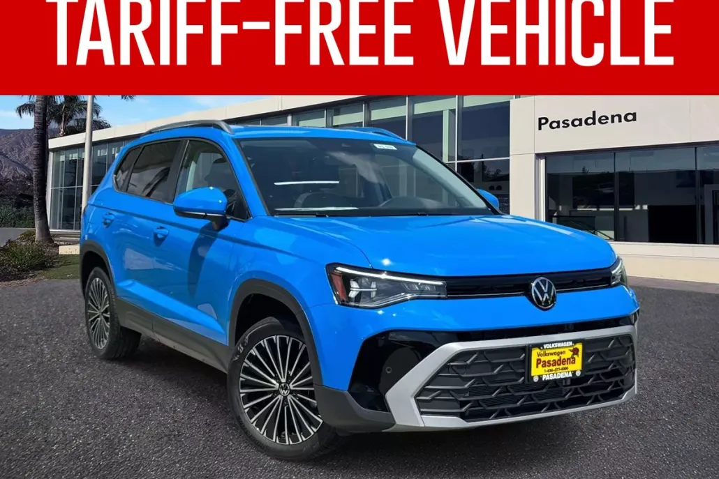 2025 Volkswagen Taos SE photo 1