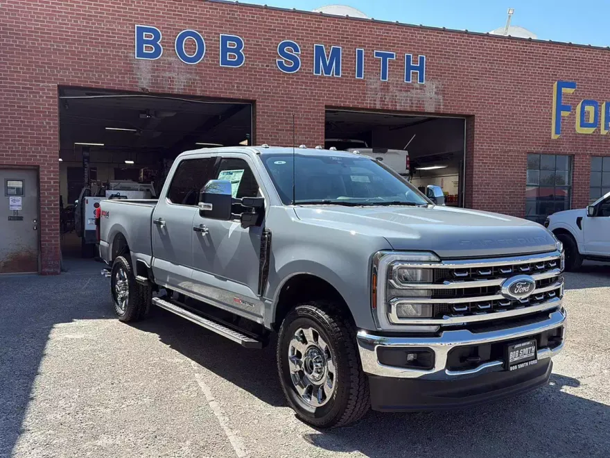 2025 Ford F-350 Lariat photo 1