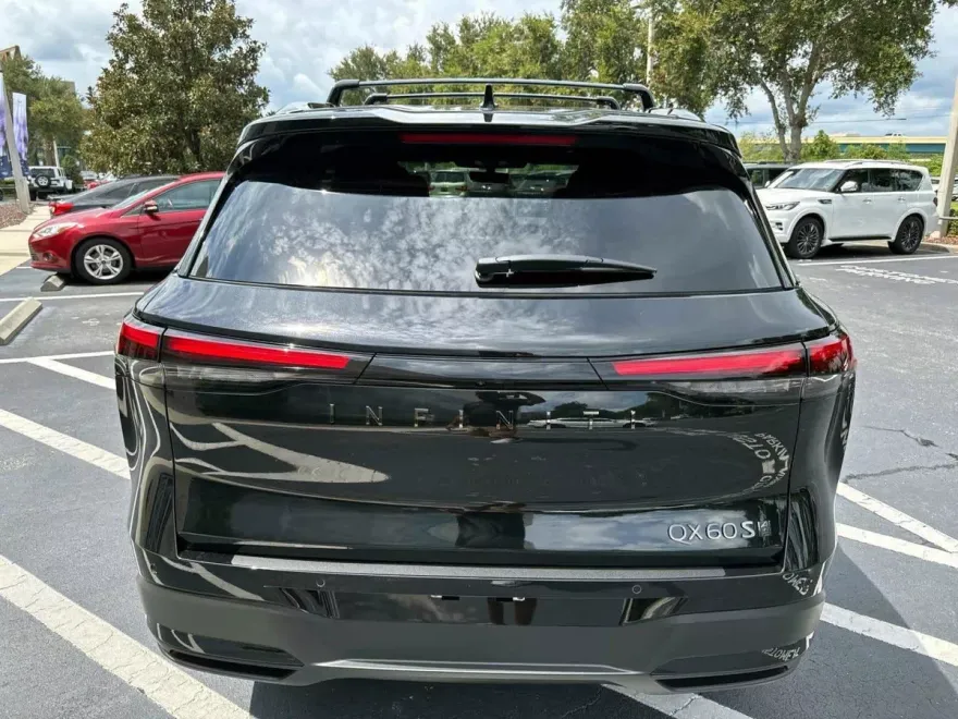 2026 Infiniti QX60 Luxe photo 1