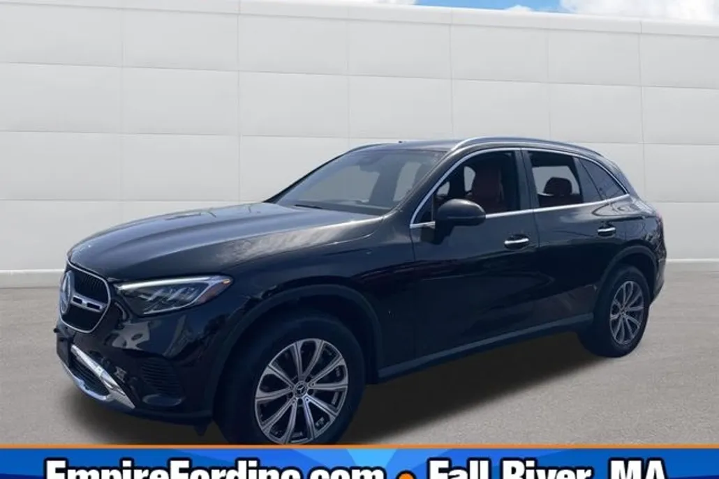 2024 Mercedes Benz GLC 300 4MATIC photo 1
