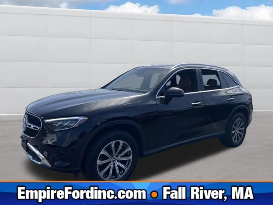 2024 Mercedes Benz GLC 300 4MATIC photo 1