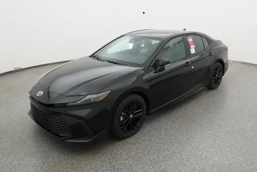 2026 Toyota Camry SE photo 1