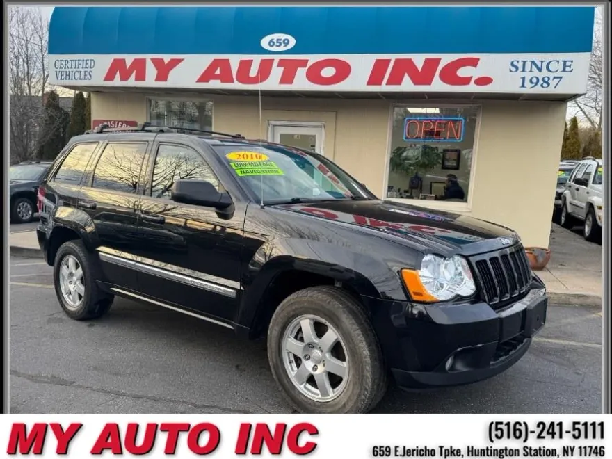 2010 Jeep Grand Cherokee Laredo photo 1