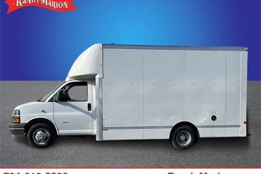 2023 Chevrolet Express Cutaway 3500 Work Van photo 1