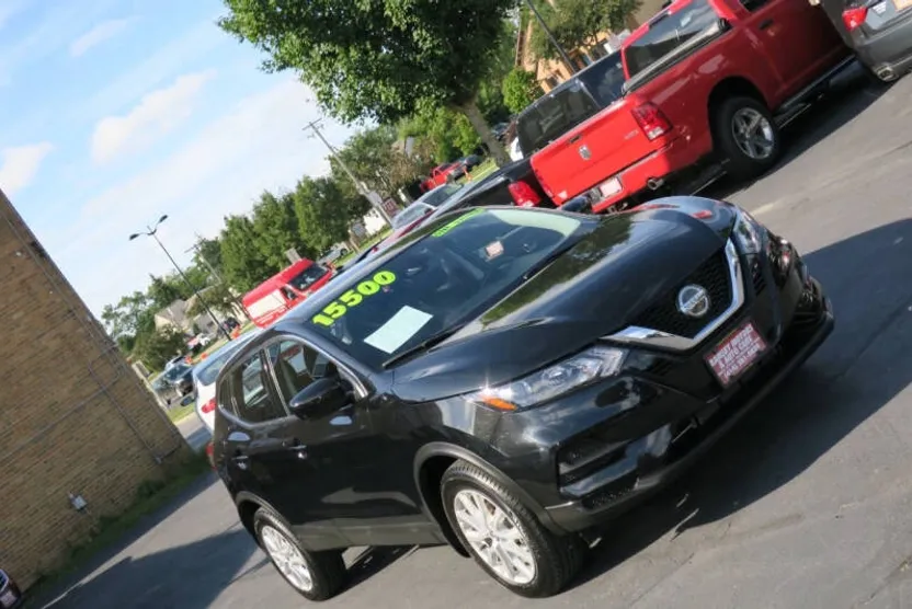 2022 Nissan Rogue Sport S photo 1