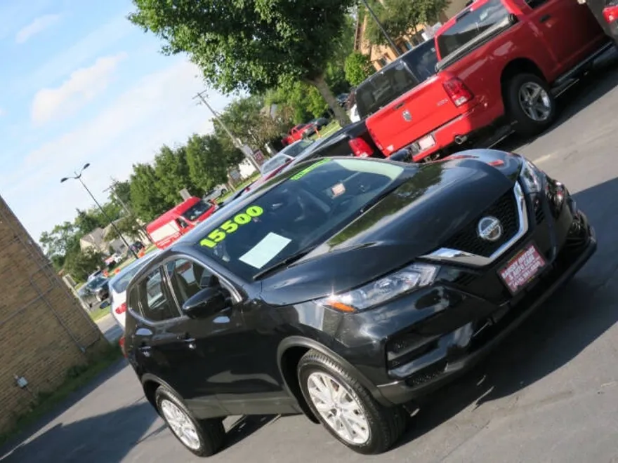 2022 Nissan Rogue Sport S photo 1