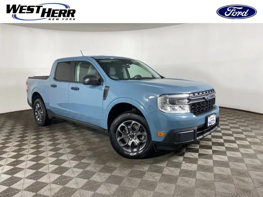 2022 Ford Maverick XLT photo 1