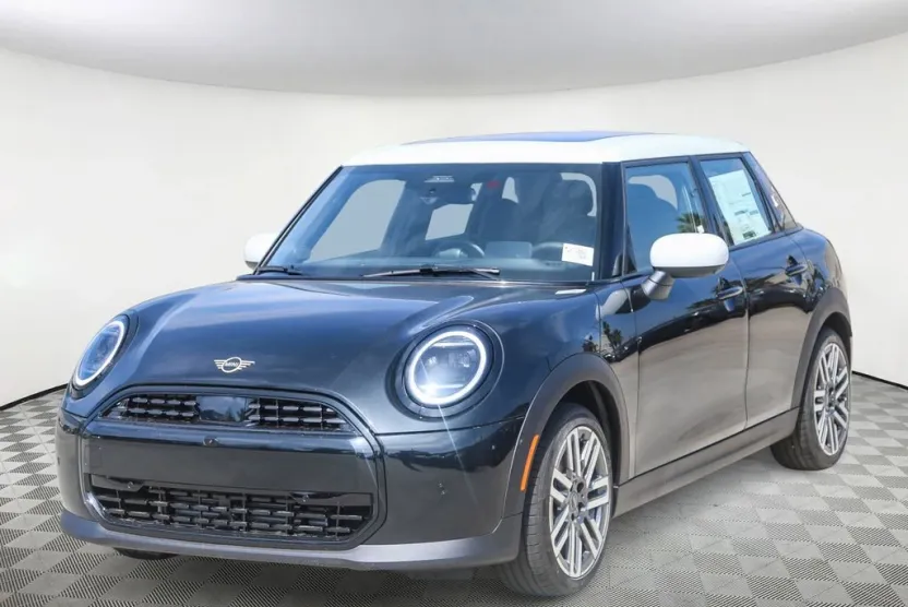 2026 Mini Cooper 4 Door Hardtop Iconic photo 1