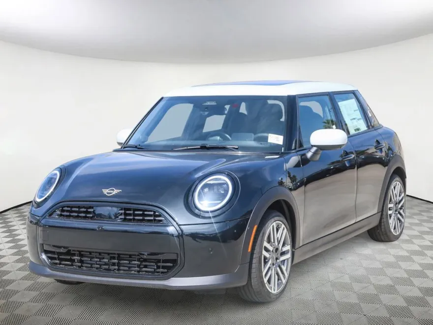 2026 Mini Cooper 4 Door Hardtop Iconic photo 1