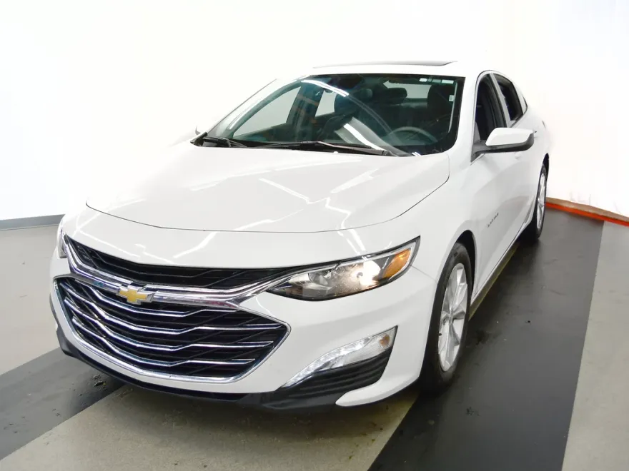 2024 Chevrolet Malibu 1LT photo 1