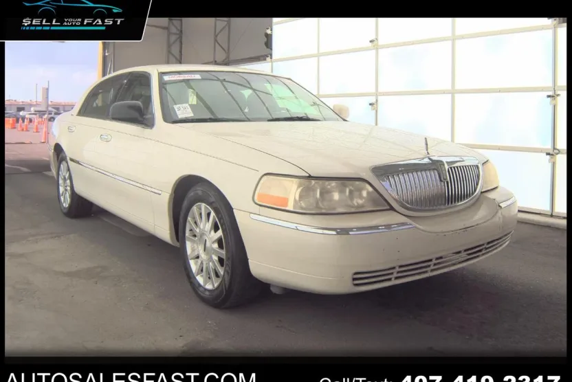 2006 Lincoln Town Car Signature photo 1