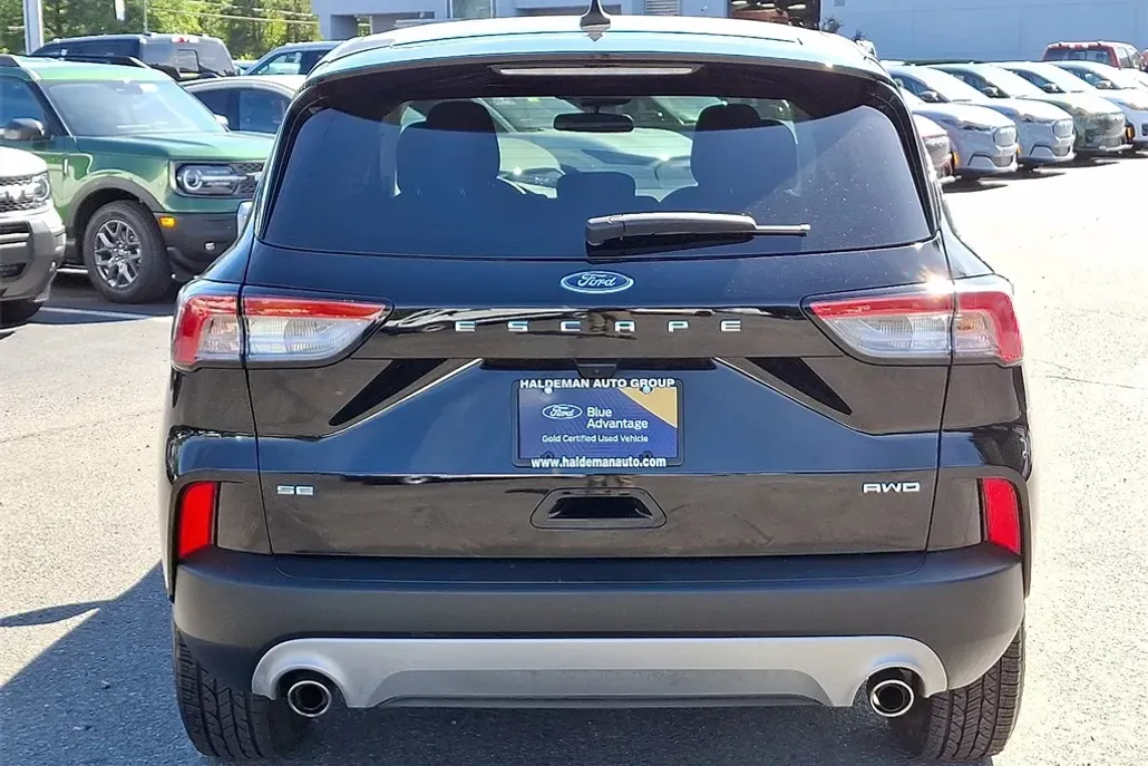 2022 Ford Escape SE photo 1