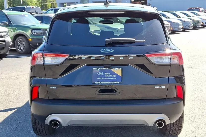 2022 Ford Escape SE photo 1