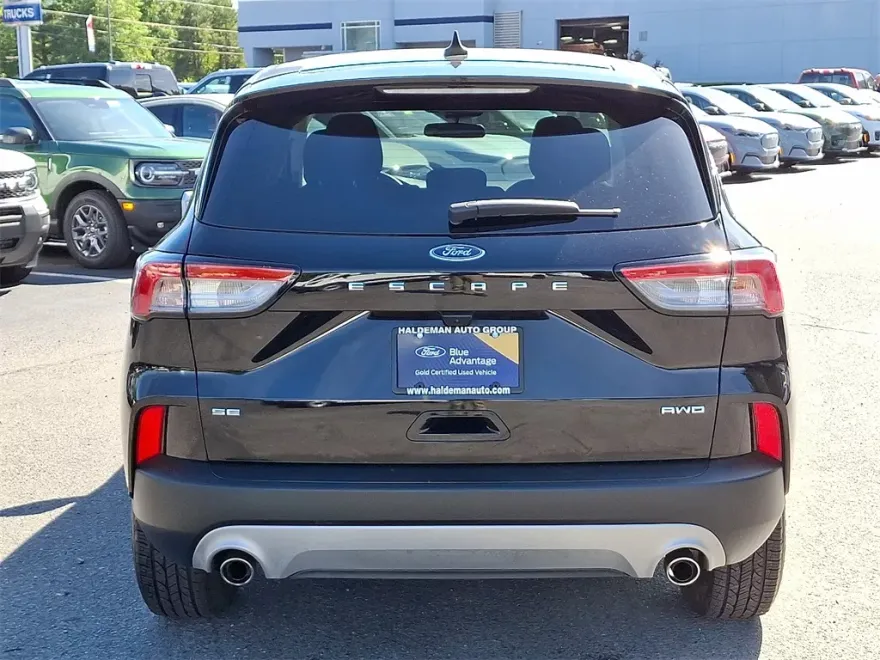 2022 Ford Escape SE photo 1