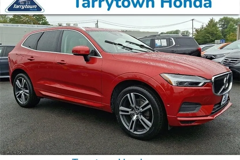 2019 Volvo XC60 T5 Momentum photo 1