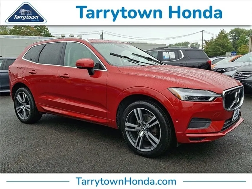 2019 Volvo XC60 T5 Momentum photo 1