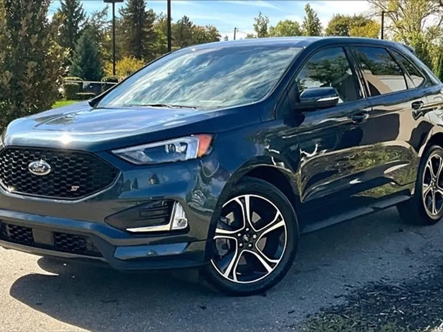 2022 Ford Edge ST photo 1