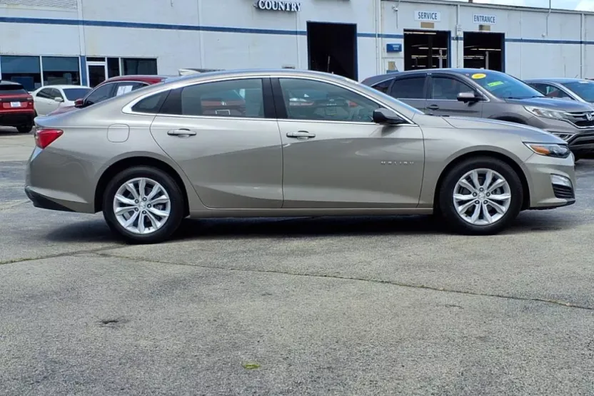 2024 Chevrolet Malibu 1LT photo 1
