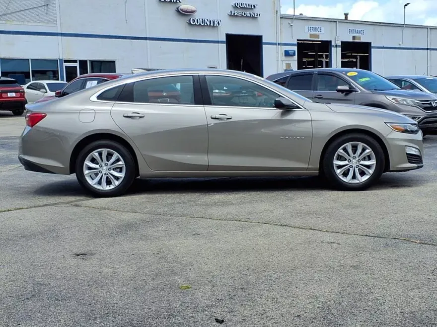 2024 Chevrolet Malibu 1LT photo 1
