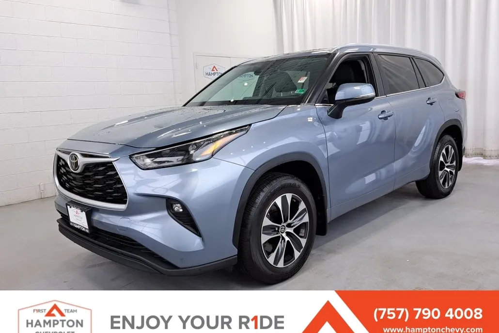 2023 Toyota Highlander L photo 1