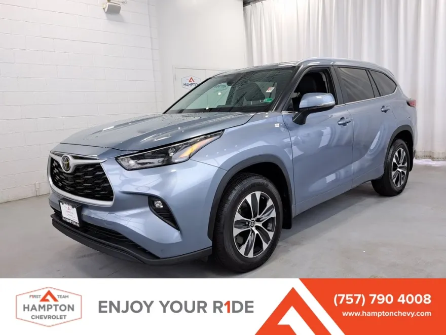2023 Toyota Highlander L photo 1