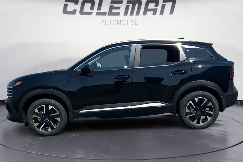 2025 Nissan Kicks SV photo 1