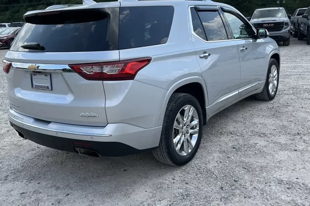 2020 Chevrolet Traverse High Country photo 1