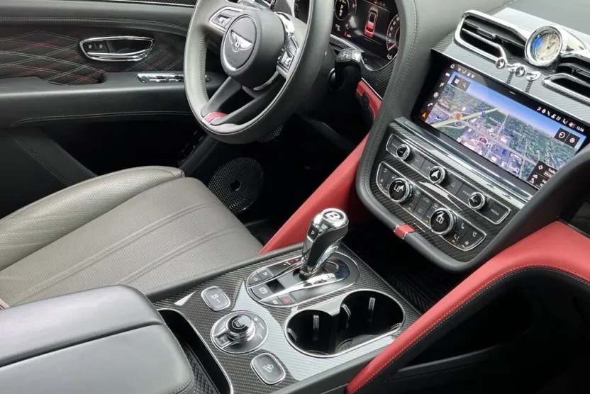 2024 Bentley Bentayga EWB Mulliner V8 photo 1