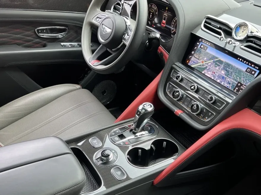 2024 Bentley Bentayga EWB Mulliner V8 photo 1