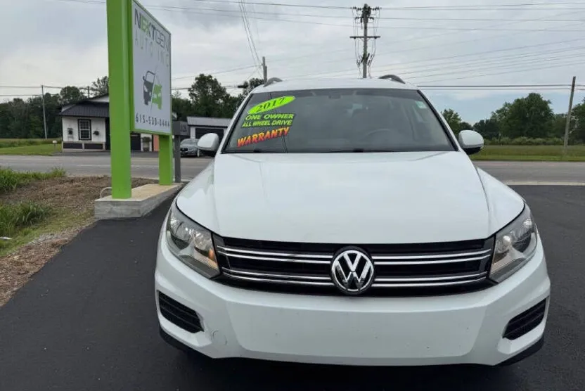 2017 Volkswagen Tiguan S photo 1