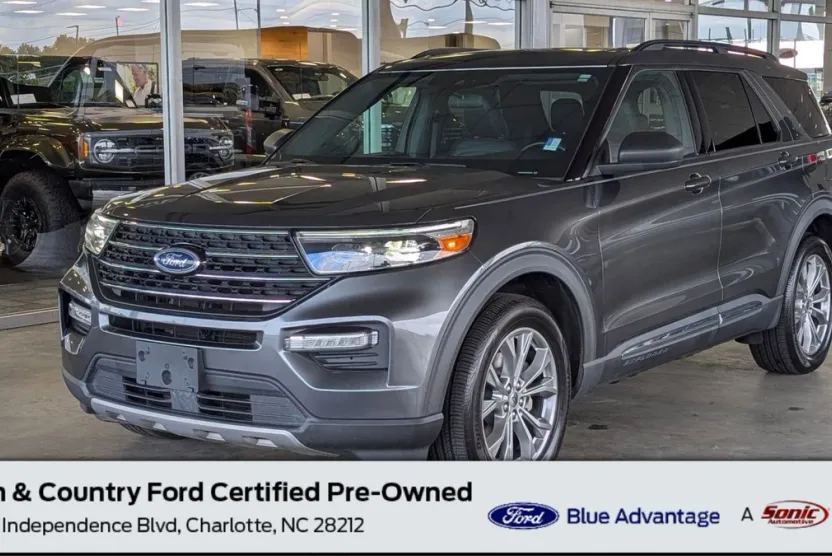 2020 Ford Explorer XLT photo 1