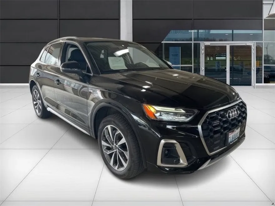 2024 Audi Q5 S line Premium photo 1
