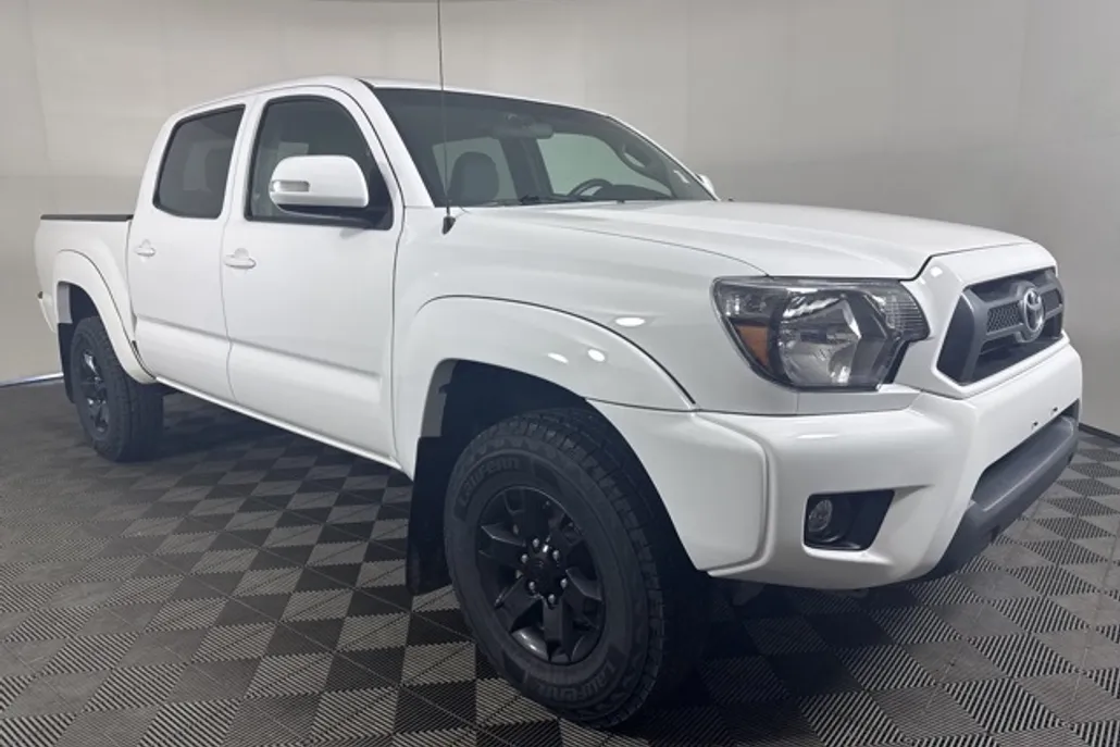 2015 Toyota Tacoma Base photo 1