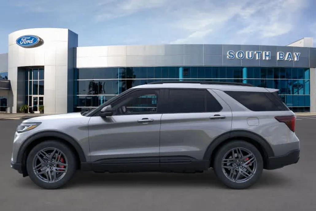 2025 Ford Explorer ST-Line photo 1