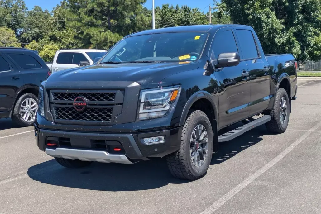 2024 Nissan Titan PRO-4X photo 1