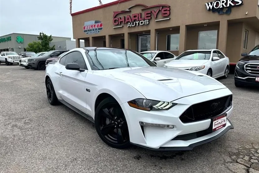2022 Ford Mustang GT Premium photo 1