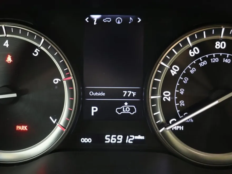 2017 Lexus LX 570 photo 12