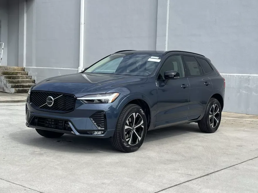 2026 Volvo XC60 B5 Core photo 1