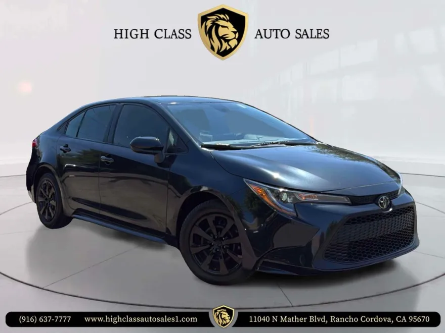 2021 Toyota Corolla LE photo 1